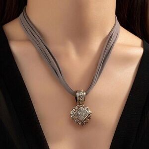 Elegant Silver Pendant Necklace